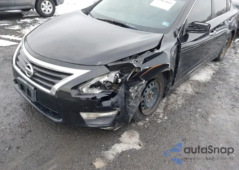 2015 Nissan Altima 2.5 S z USA, uszkodzony, nr VIN 1N4AL3AP5FC139840